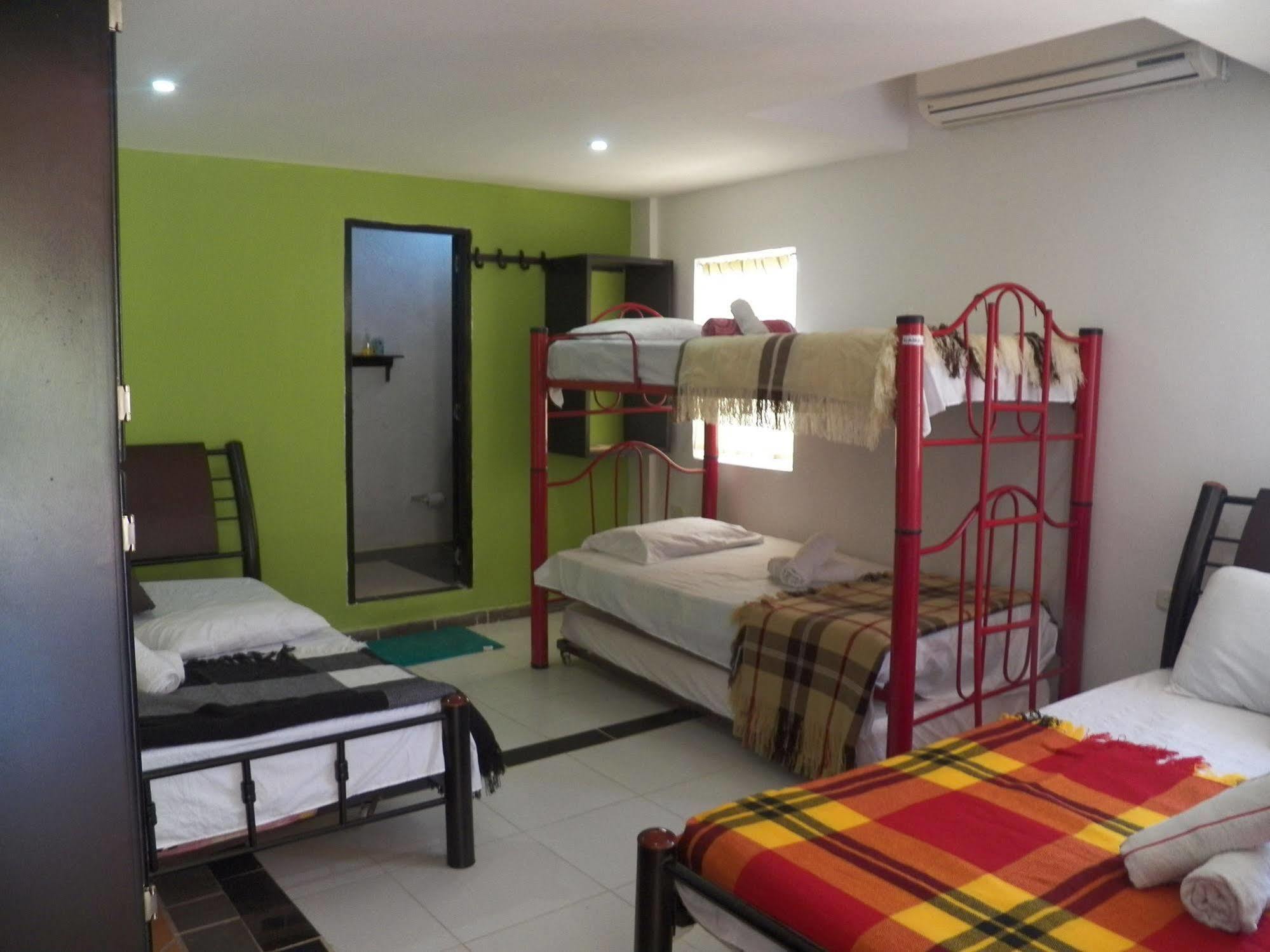 Hostel Green Light Таганга Екстериор снимка